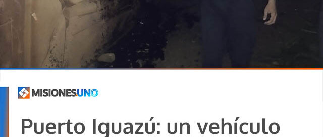 Puerto Iguazú: un vehículo volcó e impactó contra otro auto en el barrio Santa Rosa